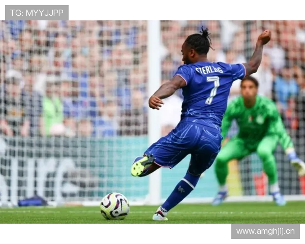 切尔西大规模引援效果争议显现,对球队近期表现稳定性产生影响 切尔西大规模引援效果争议显现,对球队近期表现稳定性产生影响