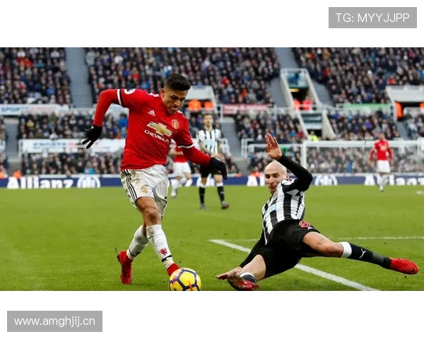 曼联防守体系漏洞频出,对赛季成绩稳定性带来考验 曼联防守体系漏洞频出,对赛季成绩稳定性带来考验