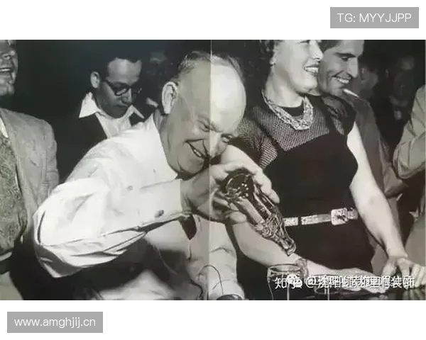 林书豪冰箱里只有鸡胸肉和蛋白粉，连瓶可乐都找不到