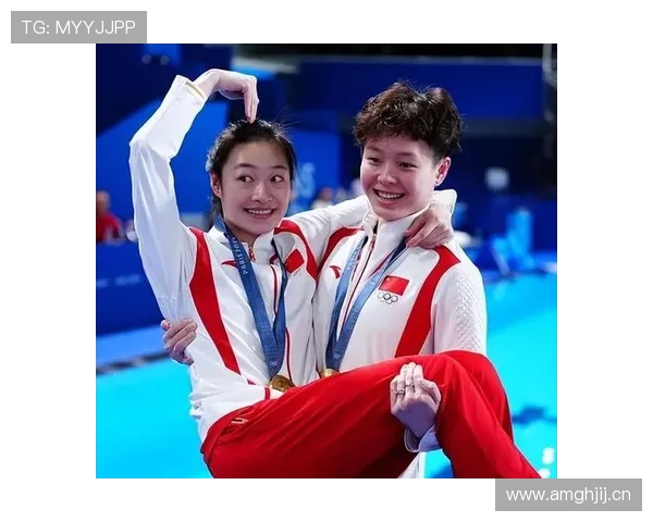 昌雅妮居然在机场吃泡面？谁还想拿她和明星比生活气息！